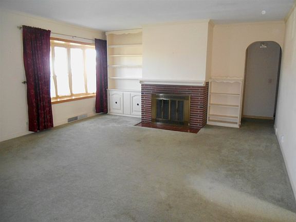 2nd image of 4 Grant St