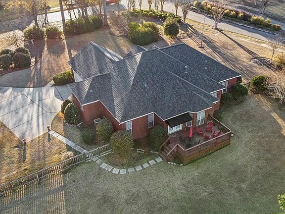 5th image of 201 Edinburgh Way