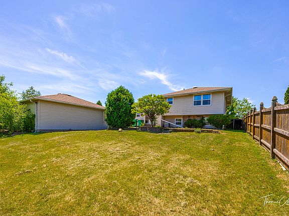 3rd image of 2712 Billie Limacher Ln