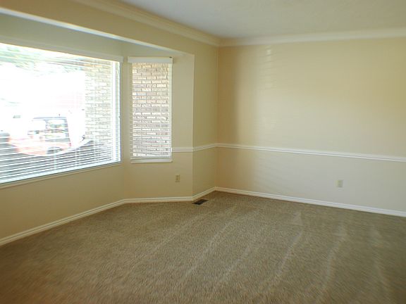 2 Front Room_09012014