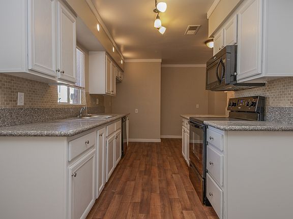3rd image of 1412 Bracken Ave