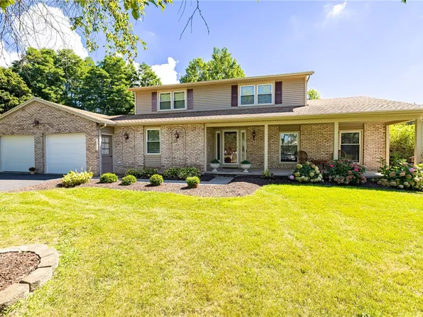22 Littlewood Ln E, Rochester, NY 14625