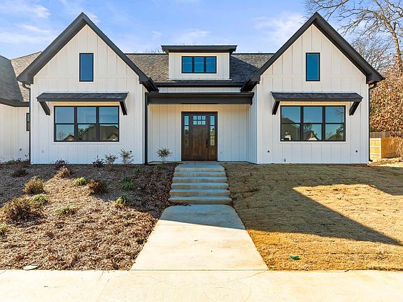 5th image of 14697 Woodland Creek Dr