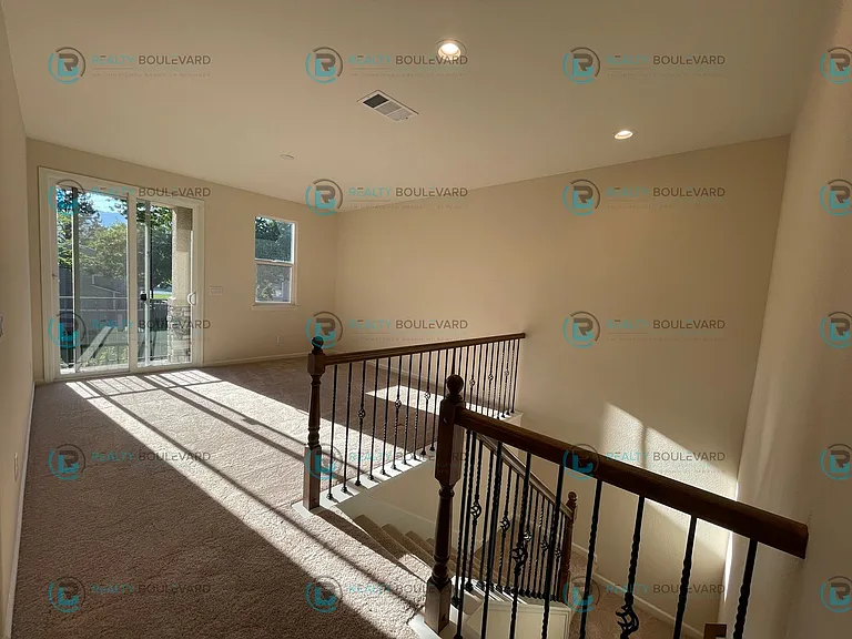 925 W End St — Photo 6