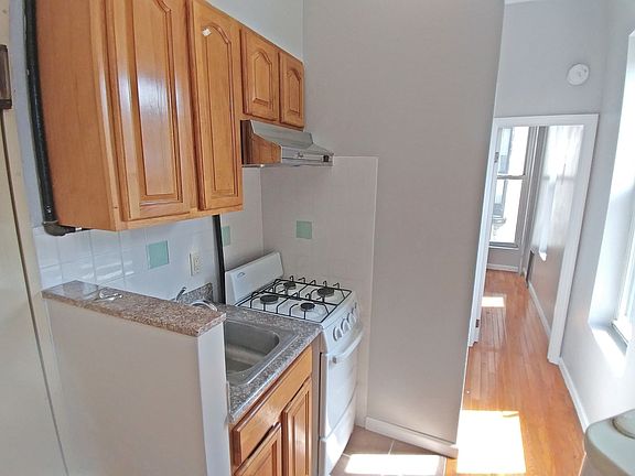 2nd image of 44 Henry St APT 17