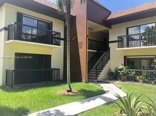 7935 SW 86th St APT 825, Miami, FL 33143