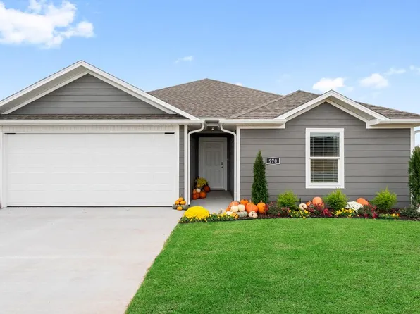 570 Mac St, Prairie Grove, AR 72753