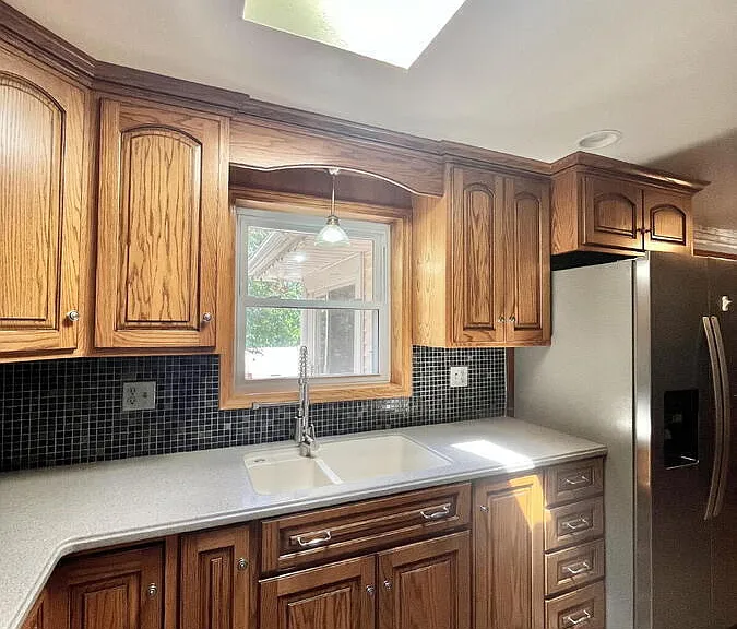 2204 Bainbridge Rd — Photo 6