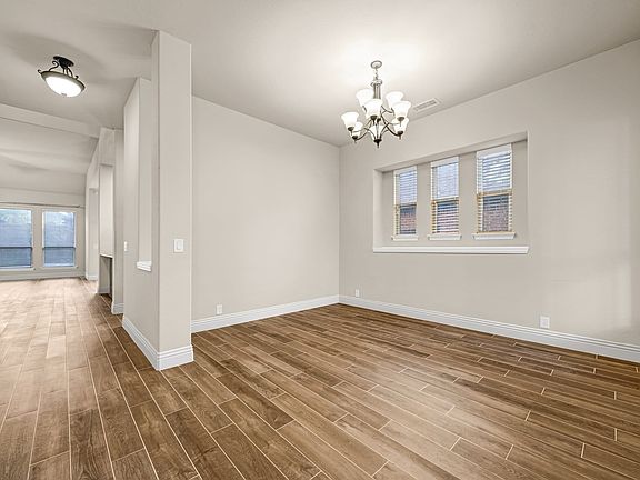 5th image of 2412 Kemerton Dr