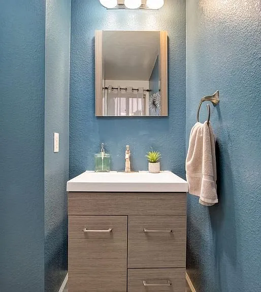 Downstairs half bath