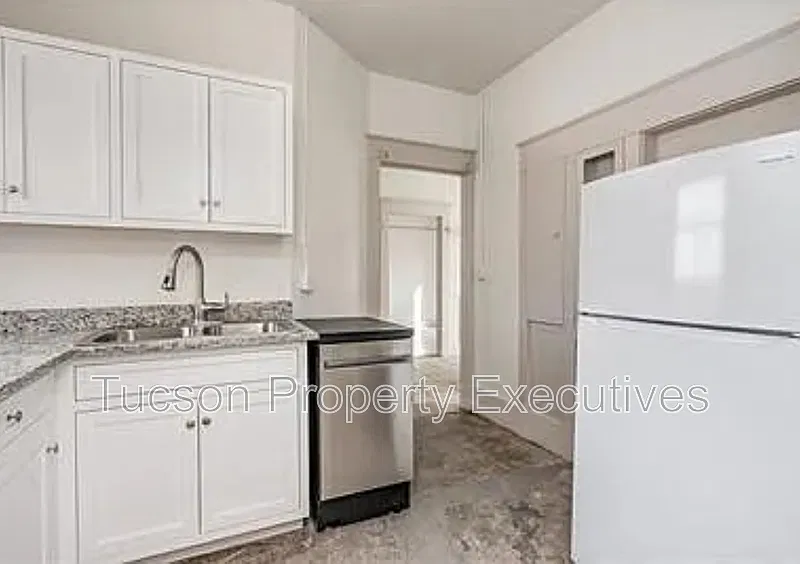 2 bed, 1.0 bath, 1000 sqft, $1,700 — Photo 4