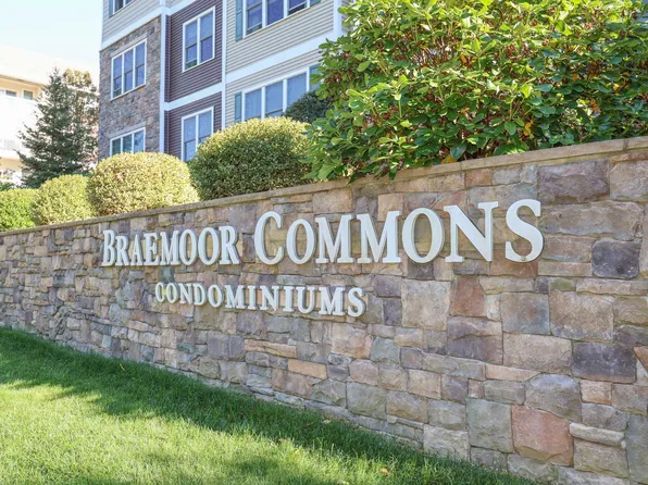 10 Braemoor Woods Road #202, Salem, NH 03079