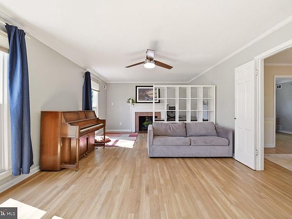 3rd image of 2311 Spencer Rd