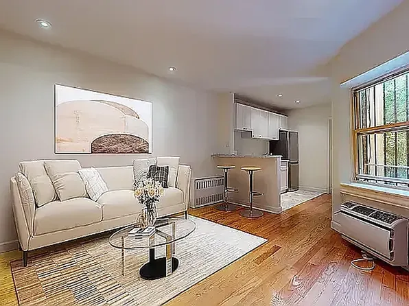 118 East 92nd Street image 1 of 7