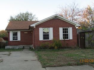 2622 Vonoa Dr, Radcliff, KY 40160