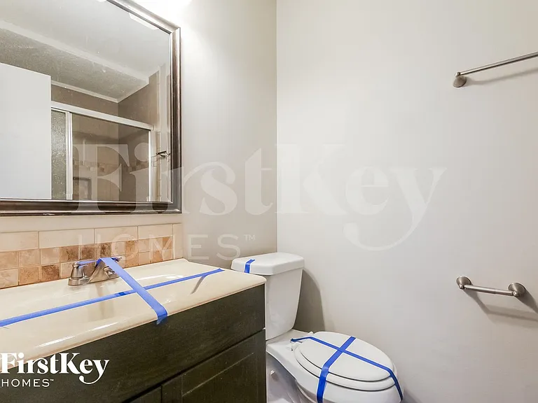 913 NE 113th Ter — Photo 13