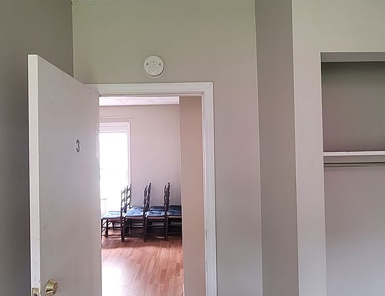 4th image of 2824 McKoon Ave #0