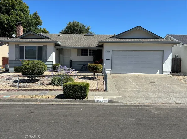 2729 Comanche St, Santa Rosa, CA 95403