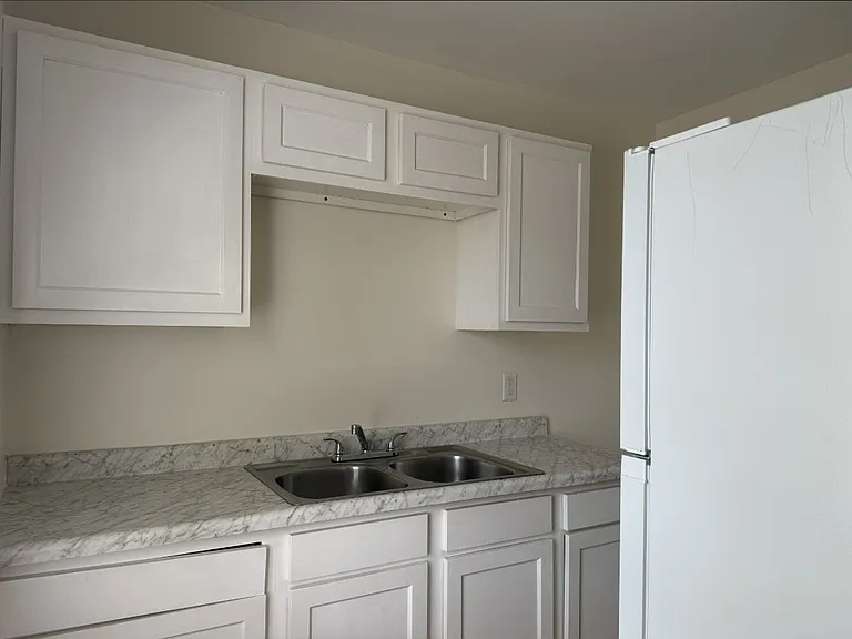 1510 SE Riverside Dr #B3 — Photo 18