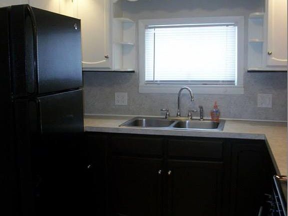 2nd image of 165 Park St