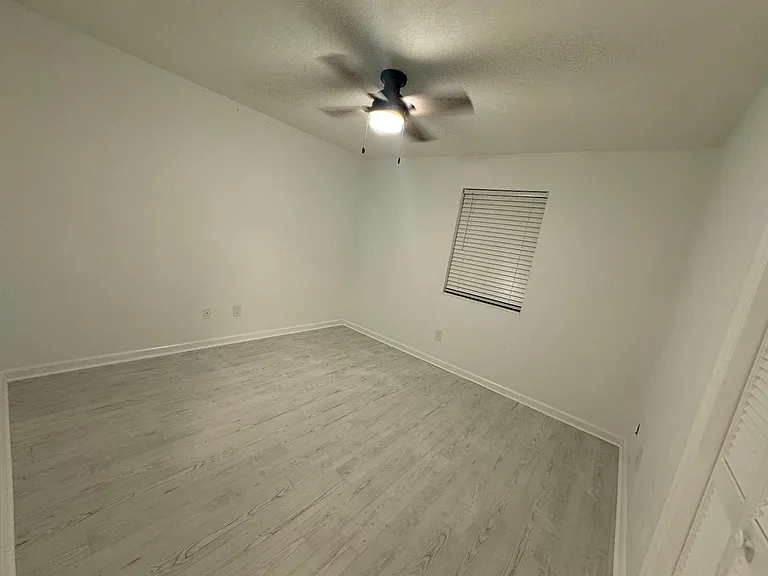 2143 Corinne St — Photo 11