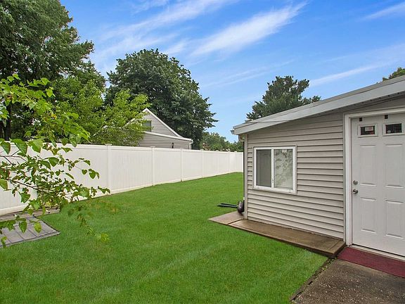 3rd image of 23 Collins Pl