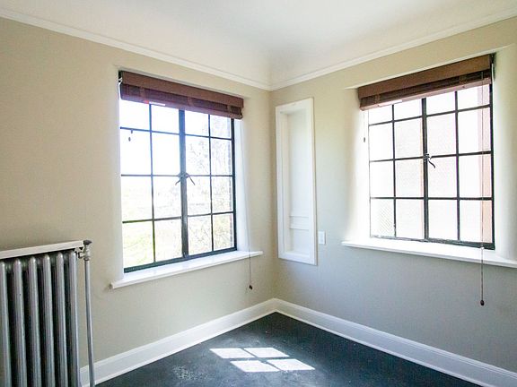 4th image of 2284 NW Everett St APT 406