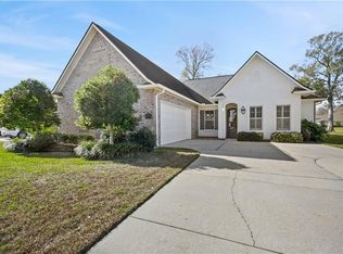 23399 Noble Oak Dr, Springfield, LA 70462