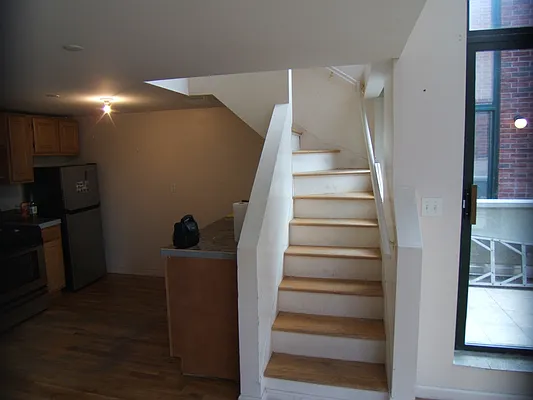 Rented by Joel Weisz, LREB | media 4