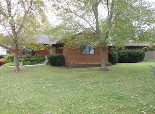 8740 S Mayfield Rd, Dekalb, IL 60115