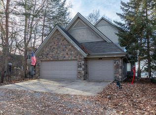 6111 Cottage Dr, Haslett, MI 48840