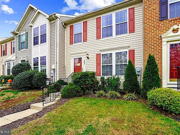 Building Photo - 223 Foxtree Dr #223