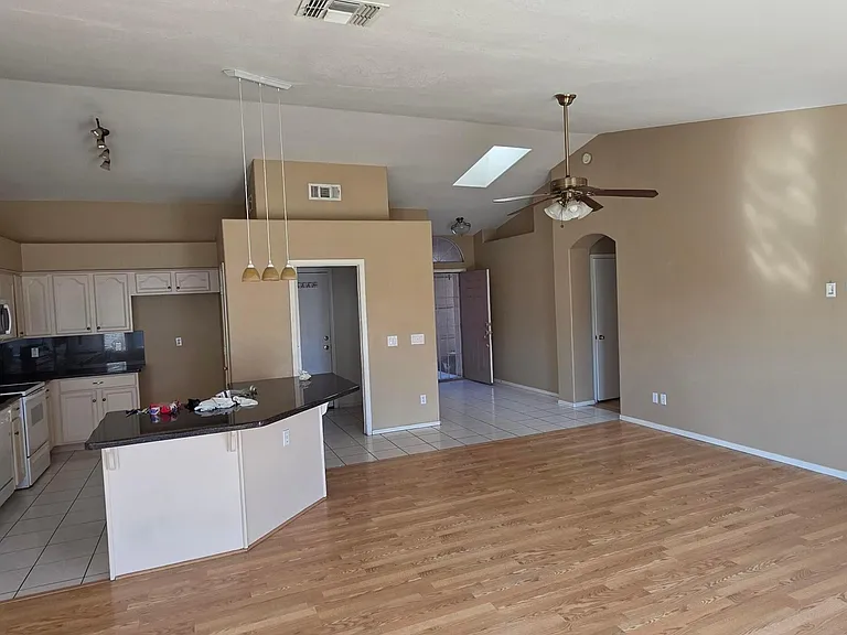 9163 W Davis Rd — Photo 8