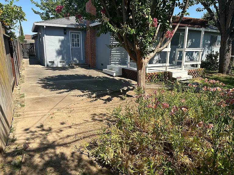 4633 Morpheus Ln — Photo 38