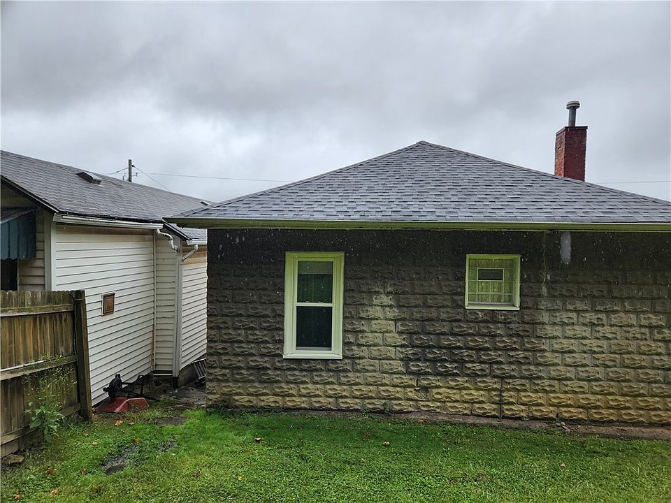 2nd image of 300 W 11th Ave