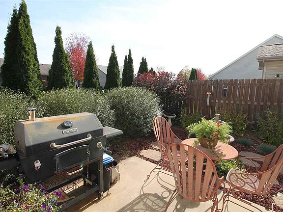 2nd image of 3634 Sandhill Dr