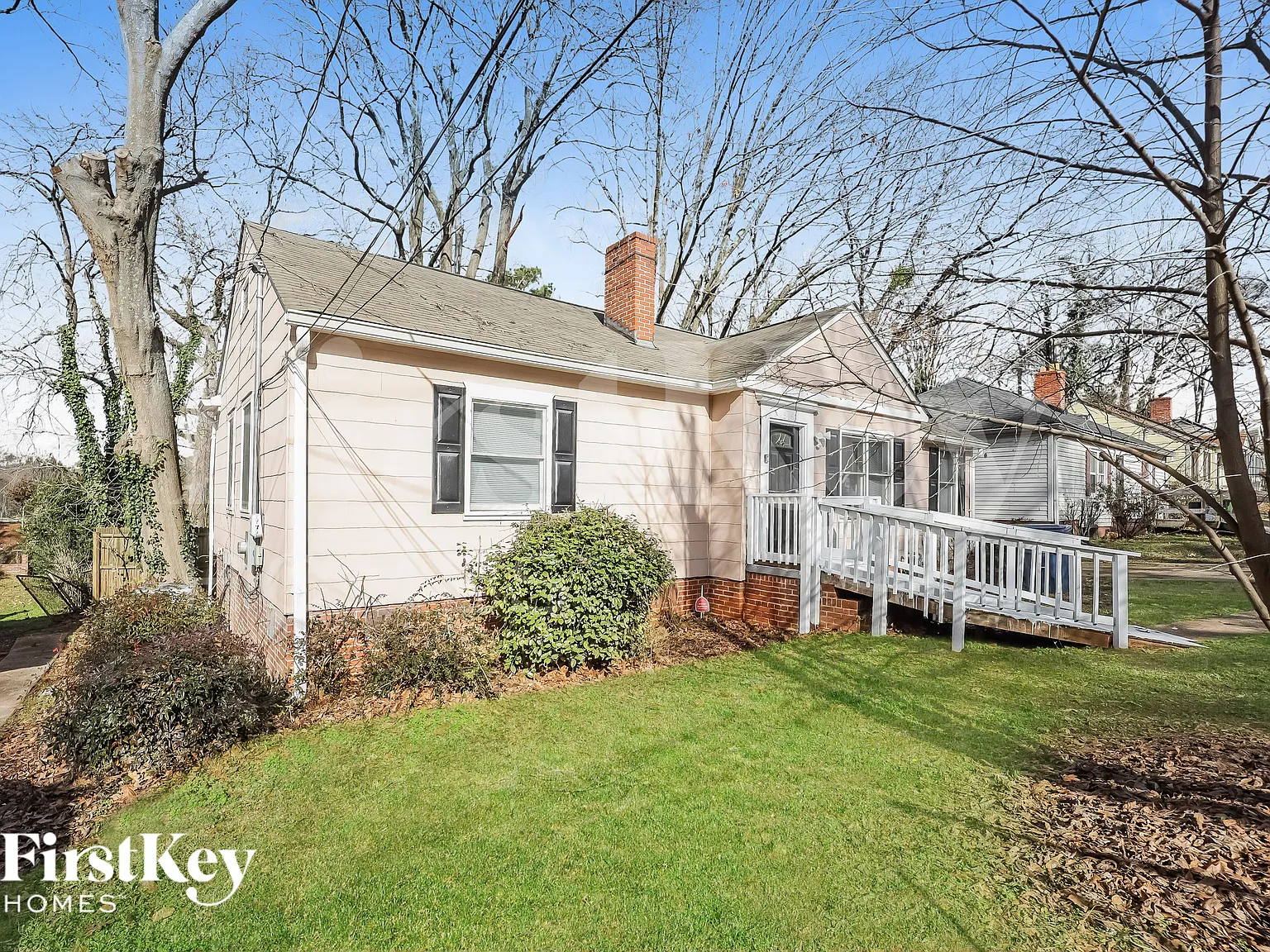 3 bed, 2.0 bath, 1236 sqft, $1,755 — Photo 3