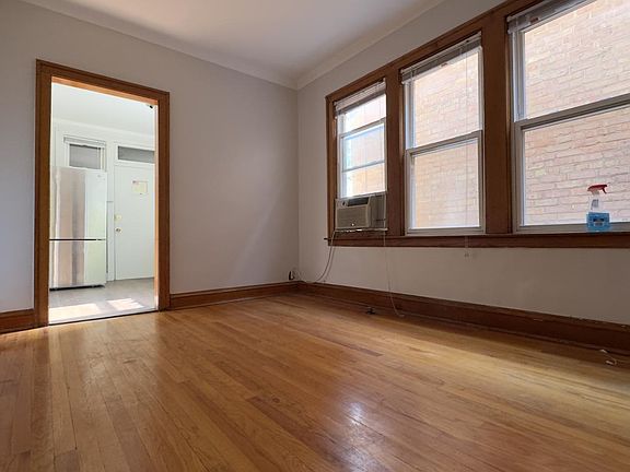3rd image of 6855 W Addison St #2R
