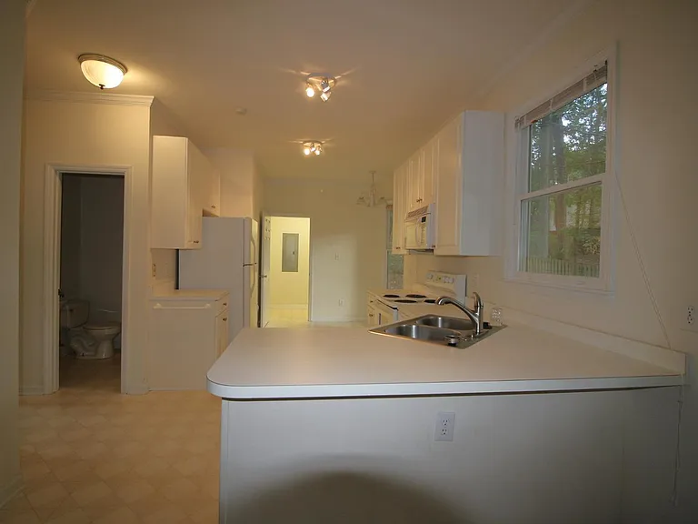 1437 Opal Ct — Photo 9