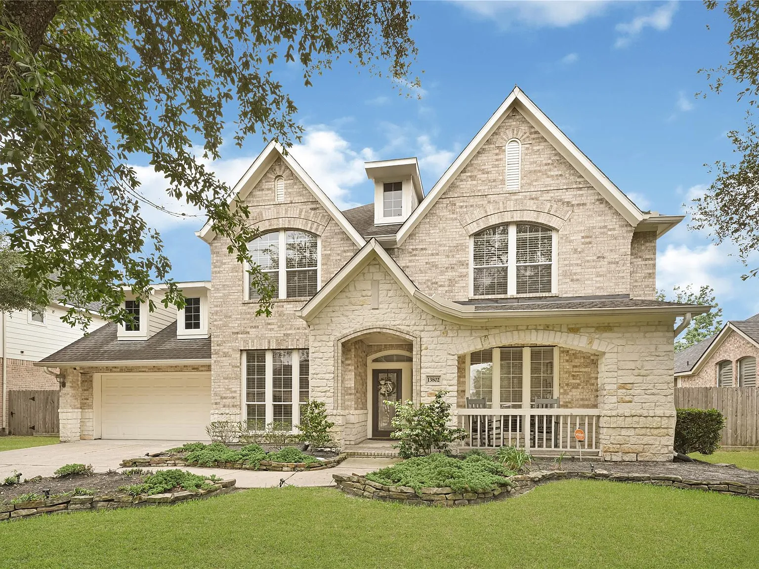 4 bed, 3.5 bath, 3553 sqft, $3,700 — Photo 3