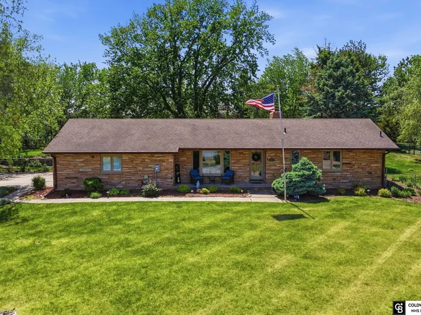 1221 Beechcraft Rd, Lincoln, NE 68527
