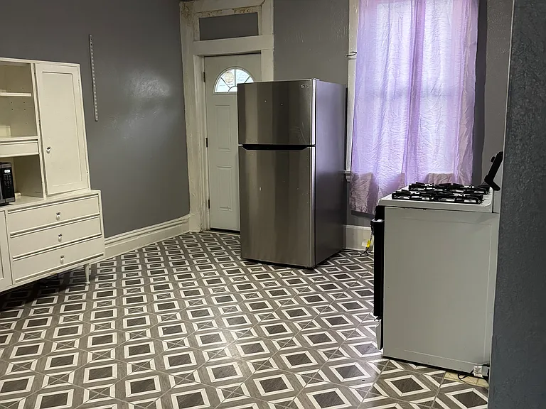 1 Center Ave #4 — Photo 3