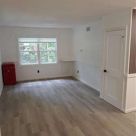 1450 Shadowbrook Dr — Photo 2