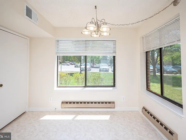 15310 Beaverbrook Ct #89-1B — Photo 6