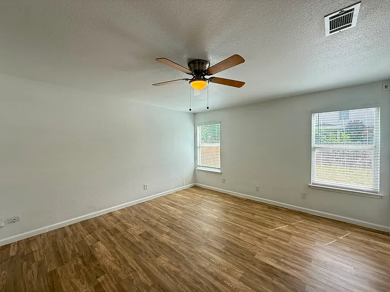 418 Golden Walk — Photo 15