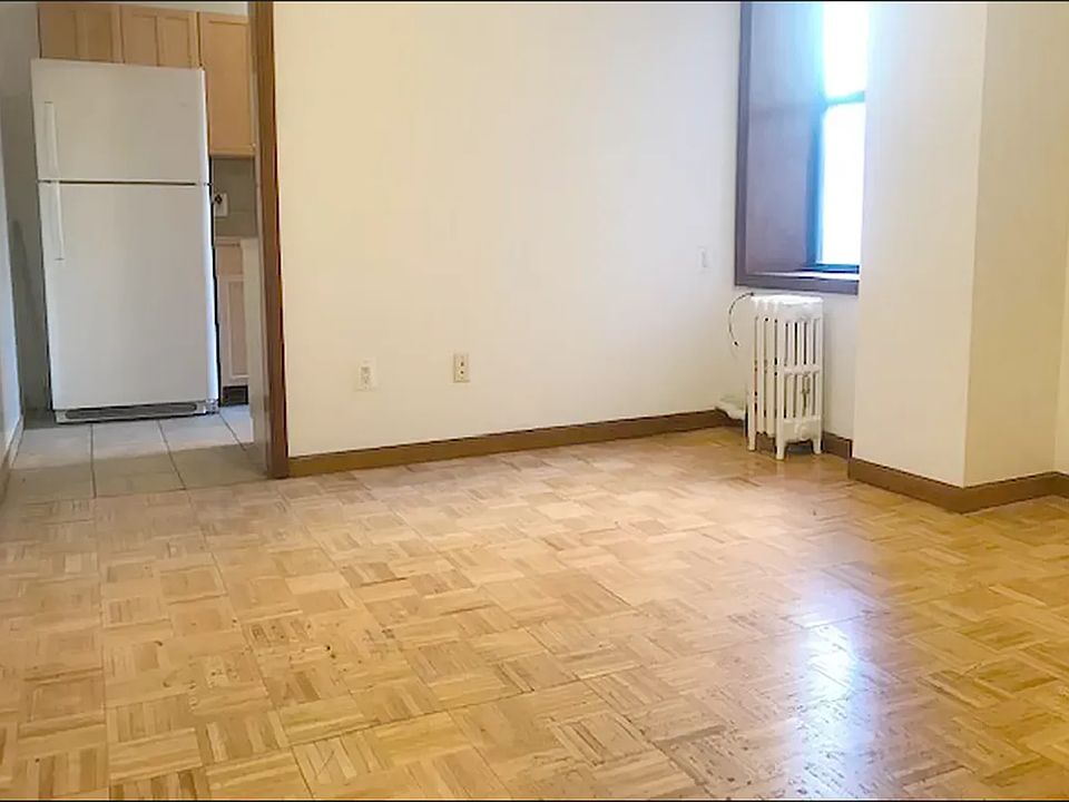 1st image of 203 E 27th St #21