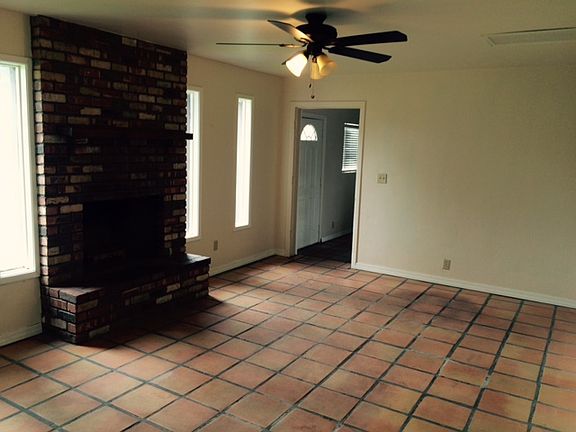 4th image of 411 E Orchid Ln