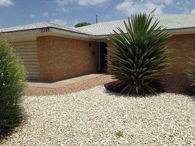 1st image of 2203 Palomar Dr