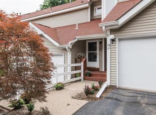 13 Heritage Ct, Oak Ridge, NJ 07438