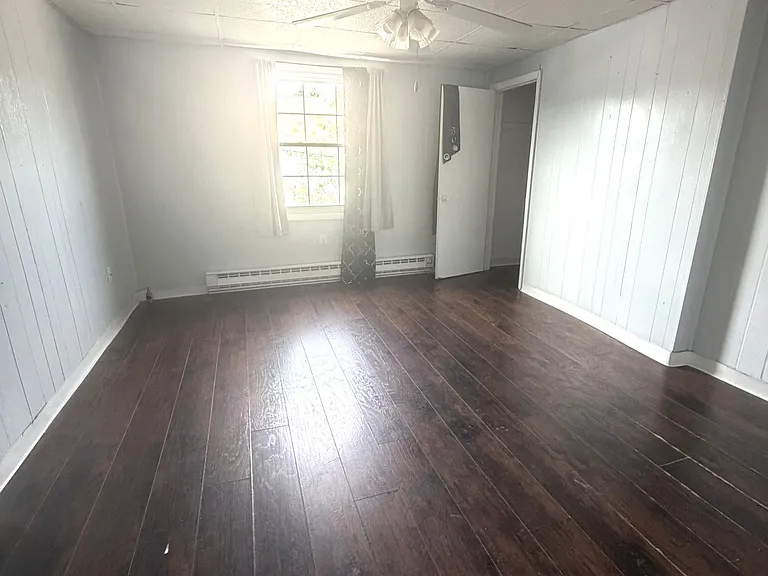160 E Railroad St #2 — Photo 6